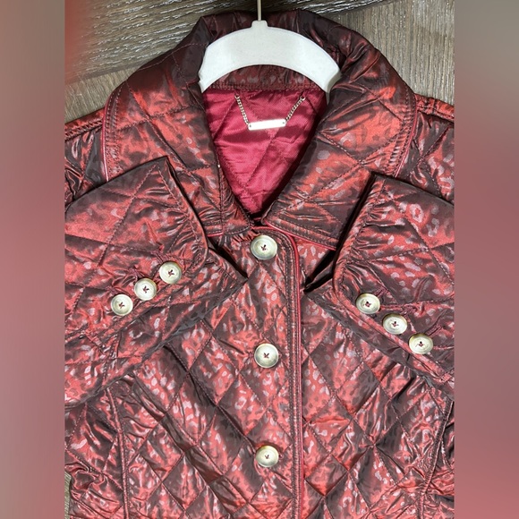 Chico’s Long Quilted Animal Print Coat in Deep Red, Size 0 (fits Size 4) - Picture 6 of 11